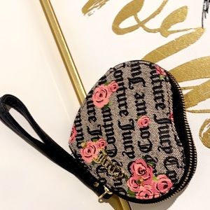 Juicy couture a heart shaped purse
